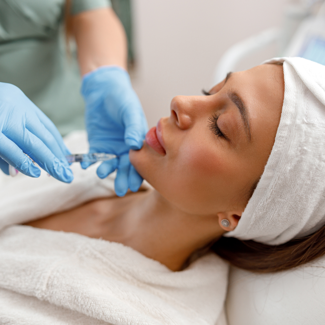 Augmentare Buze cu Acid Hialuronic Amalian pentru Volum Elegant și Hidratare