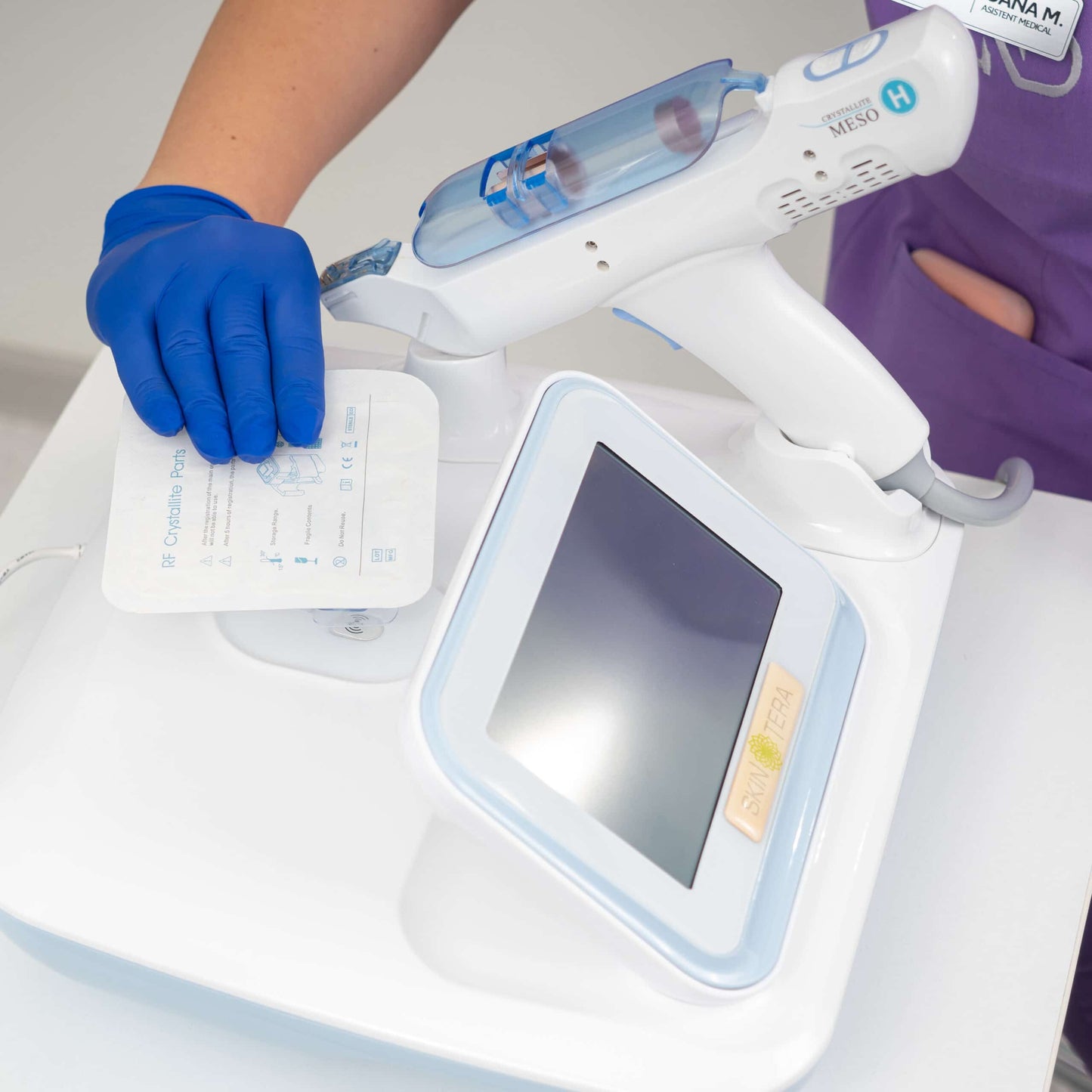Pregătirea tenului pentru un tratament facial cu tehnologia SkinTera