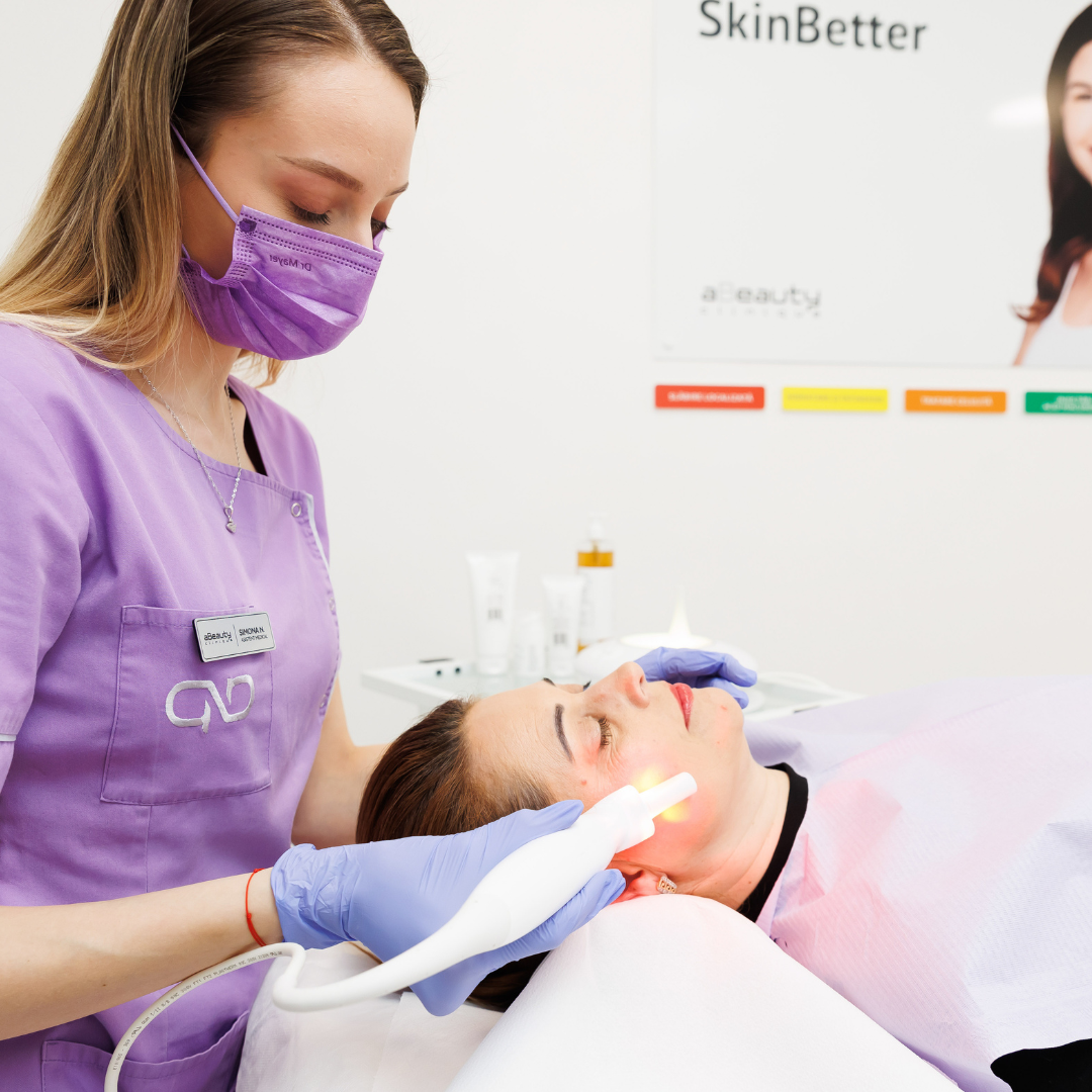 Tratament Facial DermoVisage de Rejuvenare Noninvazivă pentru Orice Tip de Ten