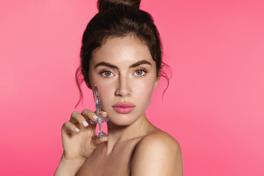 Augmentarea buzelor: diferențe între procedurile noninvazive și minim invazive