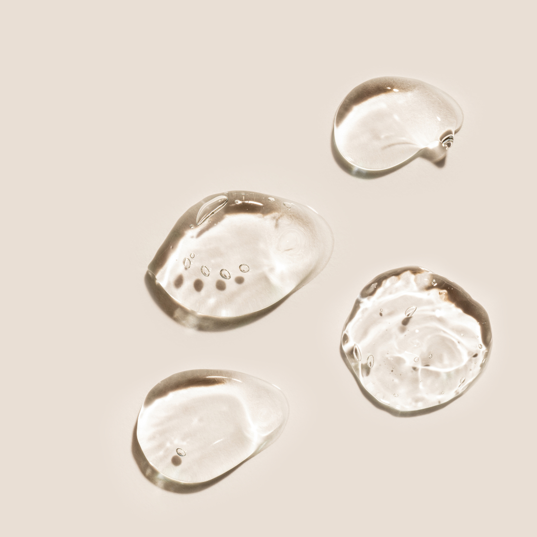 Picături de gel transparent de acid hialuronic