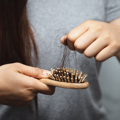 Test ADN Cădere Păr TrichoTest SharpGenetics pentru Tratamente Personalizate Anti-Alopecie
